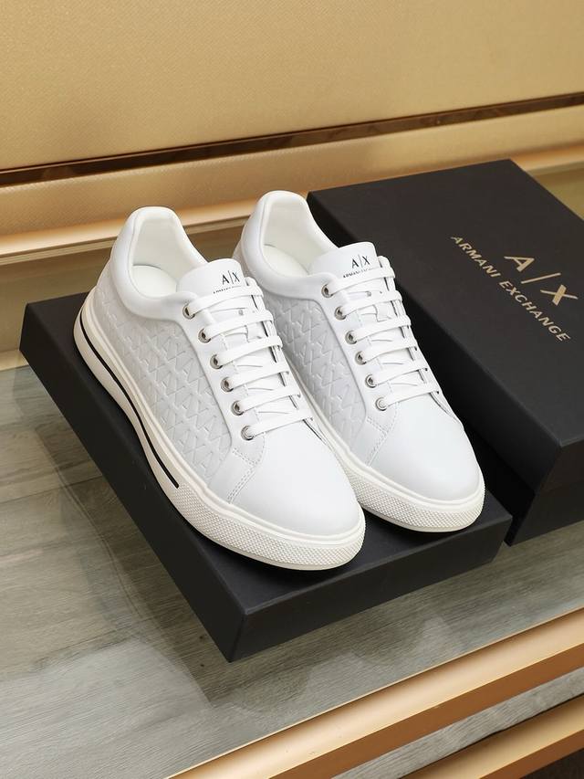 Factory p Armani's new fashionable men's shoes are meticulously crafted from th