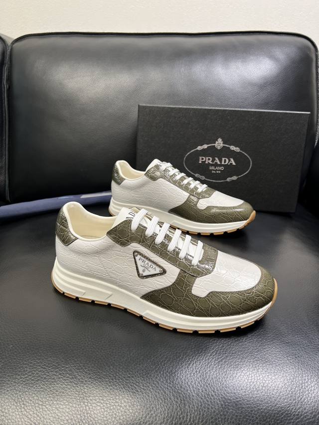 Prada top-tier craftsmanship, same as Prada boutiques, original factory configu