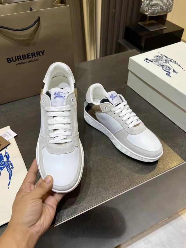 Actual Price: 330 Newest style from the boutique, Italian-made cotton-blend sne