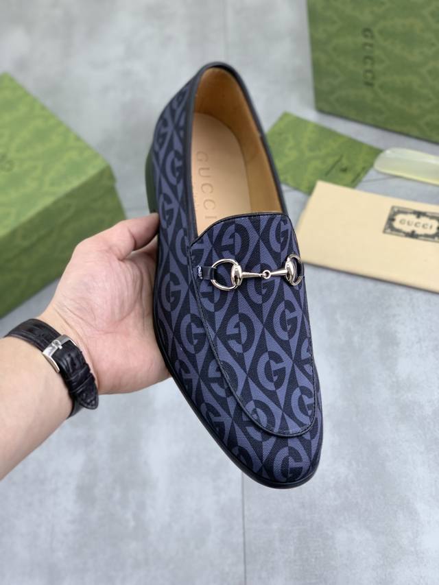 Factory direct price, genuine price, water-dyed calfskin Gucci business leather