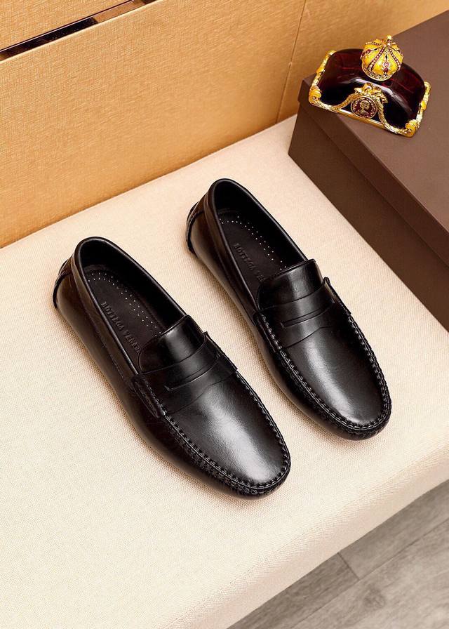 Bottega Veneta Men's Slip-on Shoes, New Style, 1:1 Replica, Made with Italian C