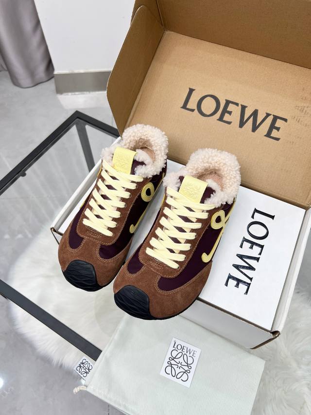 Real Price: 2025 Autumn/Winter New Arrival, Wang Yibo's Style! Loewe Ballet Runn