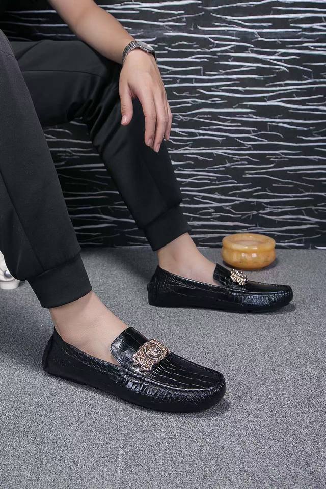 Versace brand, cowhide lining, upper made of top-grain crocodile leather with a