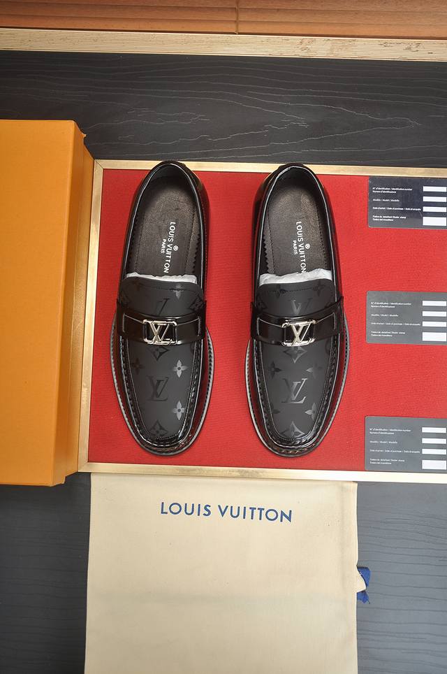 Factory Price p LV Original Single-Piece Leather Lined LV Latest Genuine Leathe