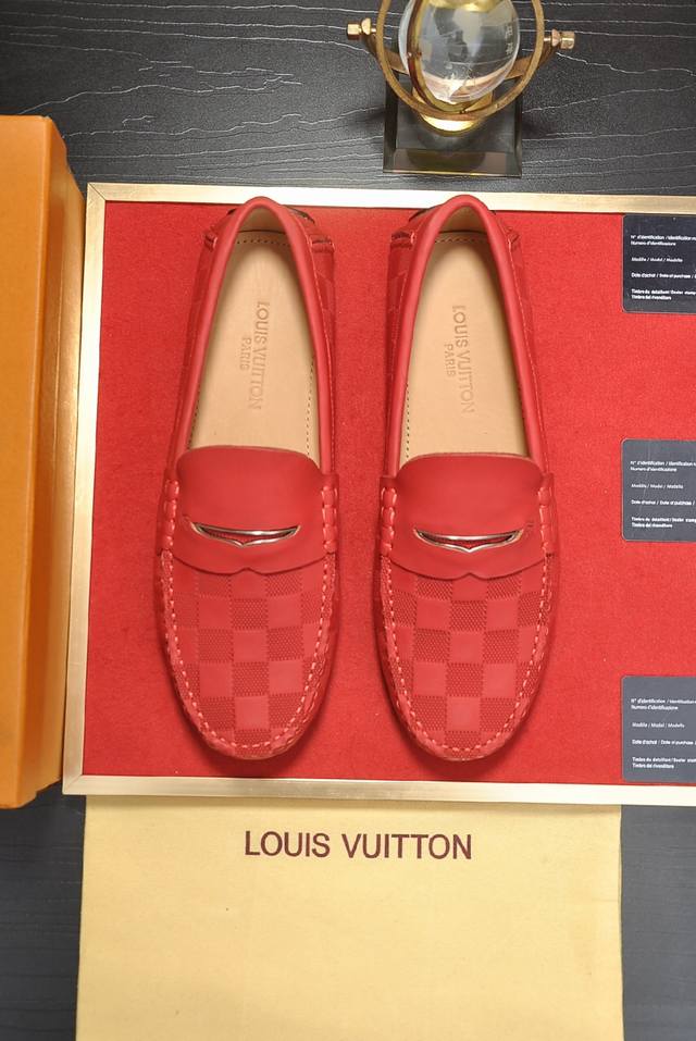 Factory Price p New LV moccasins with water-dyed cowhide lining are now availab