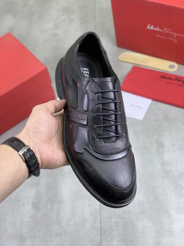 Factory direct price. Salvatore Ferragamo men's latest casual business leather s