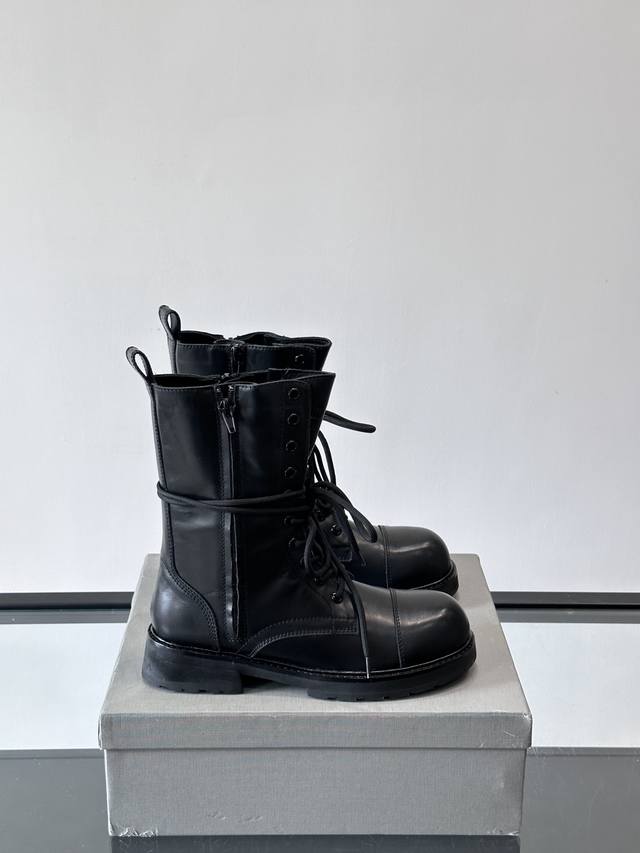 Top-tier couple's style. Sizes: 36-44 (Women's 35, Men's 38, 45). Custom-made. B Top-tier couple's style. Sizes: 36-44 (Women's 35, Men's 38, 45). Custom-made. B