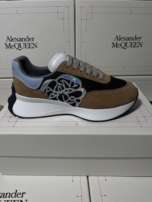 Professional Alexander McQueen factory p. Top version. Couple style: Alexander
