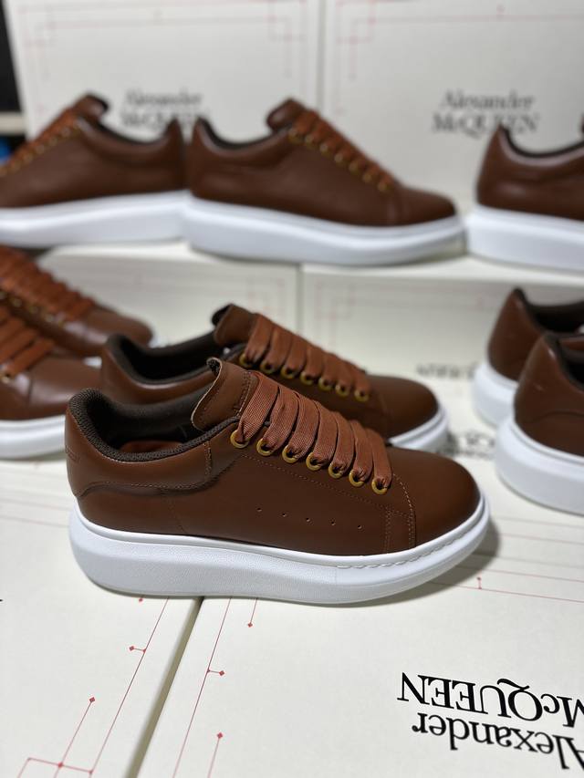 Professional Alexander McQueen factory. Top-tier version. Couple's style: Alexa