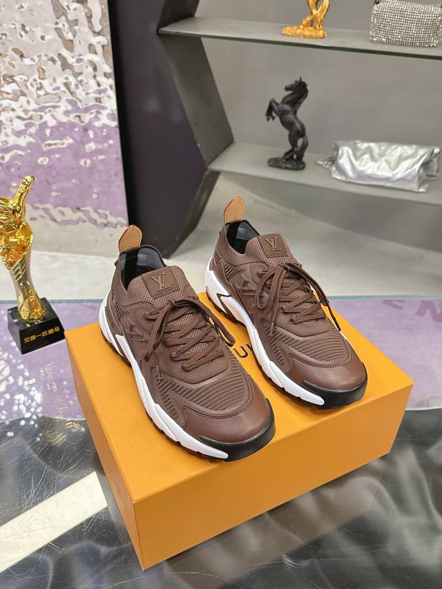Factory Price: Louis Vuitton Runner Tatic series platform casual athletic shoes.