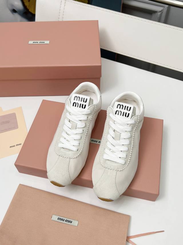 Miumiu 2025 Summer New Casual White Sneakers Miu Miu's style this season is so g