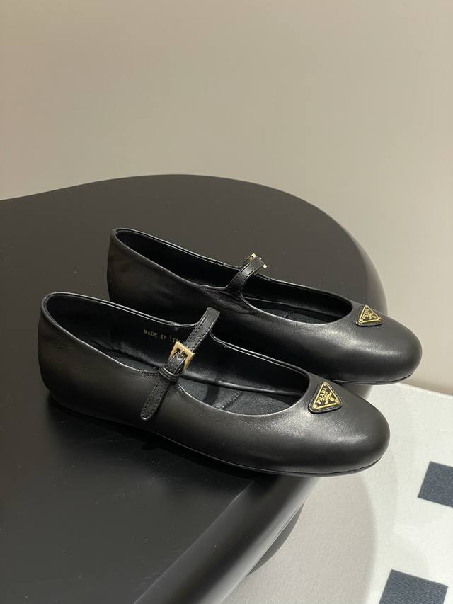 Comes with airplane box 25Ss Early Spring New Prada Nappa Lambskin Ballet Flats