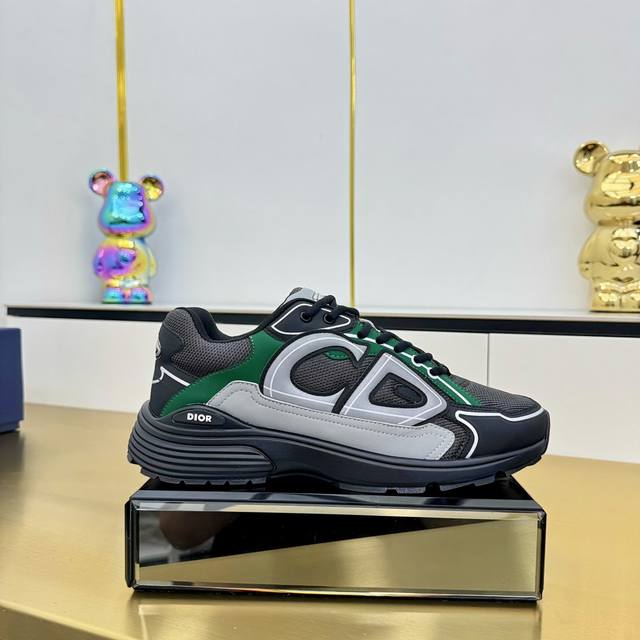 Women's size, Men's size 280!! Dior's latest Star series dad shoes from the runw