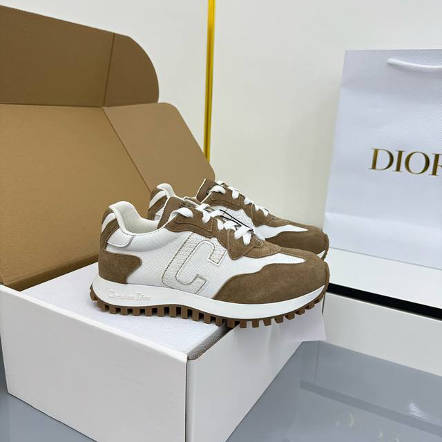 2025 New C'est Dior Sneakers, featuring a C on the left and a D on the right to