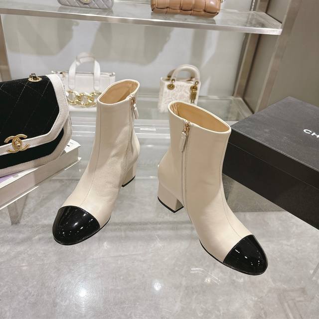 Chanel's new autumn/winter women's boots, low heel suitable for everyday wear an