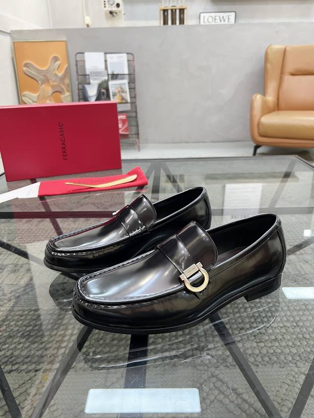 F Top-tier personal shopper for the stylish Philippine heartthrob: slip-on genui