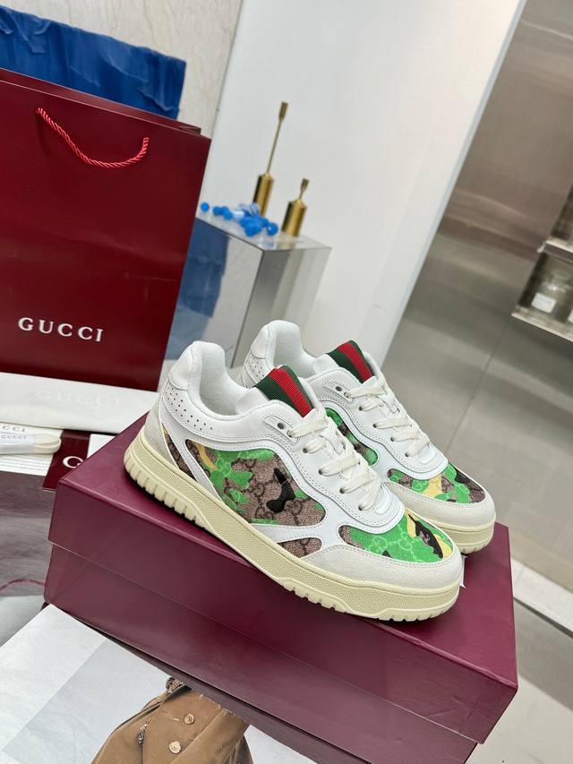 Gucci's latest hot-selling high-top and low-top distressed couple sneakers are n