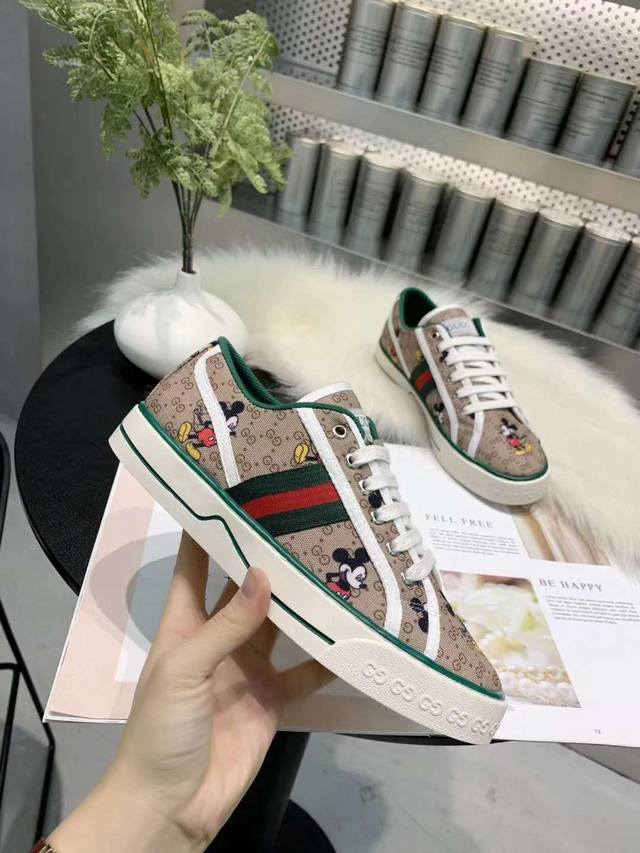 Factory direct price, Men's size 160, sizes 35-40. Gucci, the most fashionable