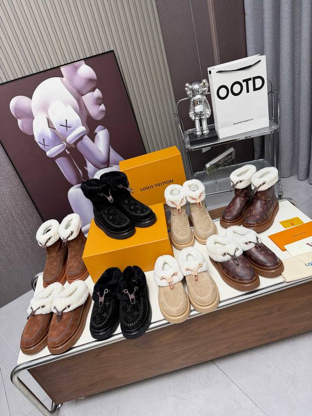 Size: 35-42 Size 42 is custom-made and non-refundable. Louis Vuitton Fall/Winter