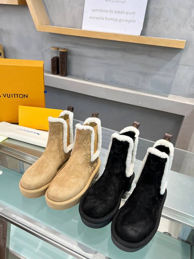 Ankle Boots ( ) Material: Imported high-gloss suede cowhide with embossed LV le