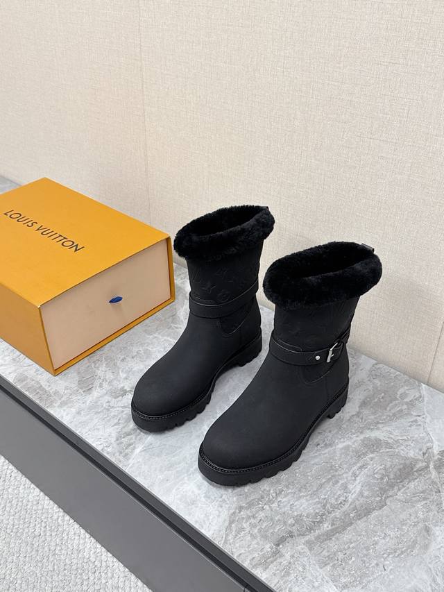 Louis Vuitton Fall/Winter Newest Furry Ankle Boots Super popular with celebriti