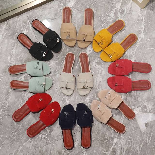 L Spring/Summer Sandals, made with imported sheepskin fabric, including the toe