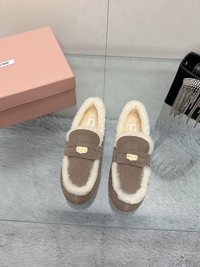 Factory Price: Miu Miu 2025 Newest Style Flat Moccasins, Retro Fashionable Simpl