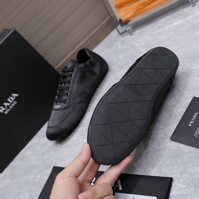 prad Prada 2025 Couple Casual Sneakers. These Prada sneakers continue the timele