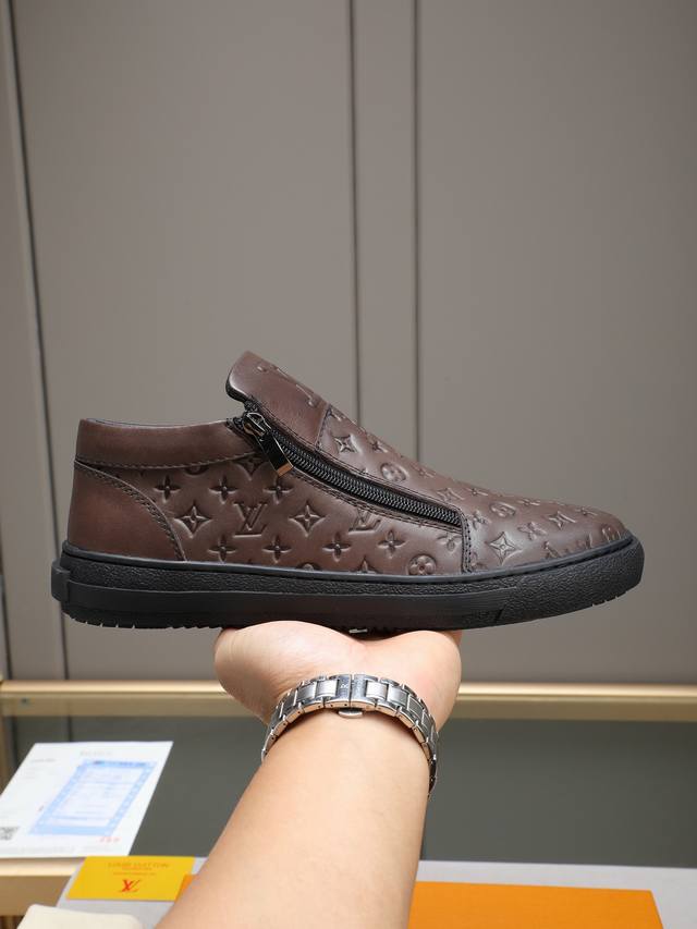 Featured style, factory direct price, new arrival Louis Vuitton LV shoes. Upper