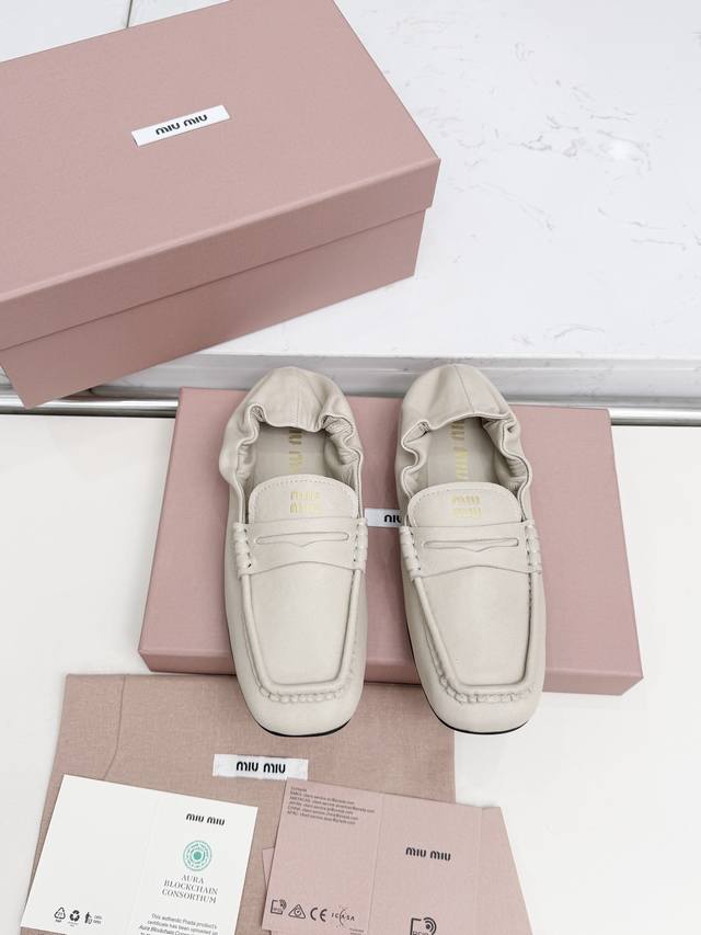 Factory price women's shoes sports original Miumi 26 new slip-on loafers Officia