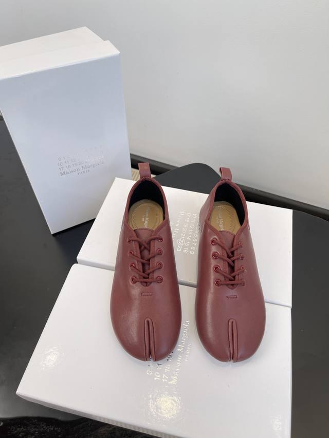 Factory price women's shoes sports original single Maison Margiela*25S early aut