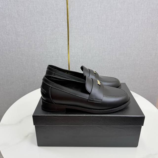 2026 Early Spring New Style Heart-Shaped Loafers, a must-have for autumn and win