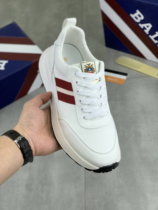 Factory price, real price, autumn new casual sports shoes. Original purchase, de