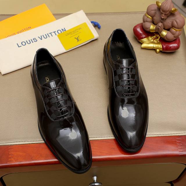 Factory direct price product trademark: LV Louis Vuitton business lace-up leath