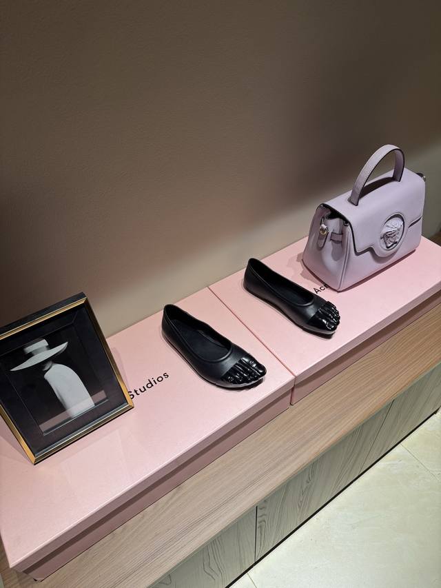 Factory price women's clothing, shoes, sportswear original single item Forgotten