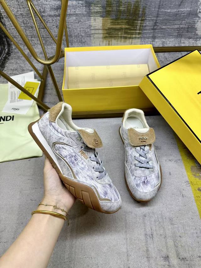 Factory direct price women's sports shoes, original Fendi Wave Pulse lace-up lo