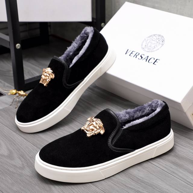 Product Trademark: Versace Casual Shoes True to Size: 38-44 Material: Selected
