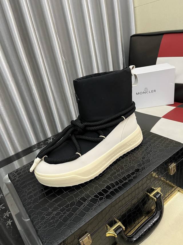 Factory direct price: Moncler Compas Men's High-Top Shoes. Features a striking