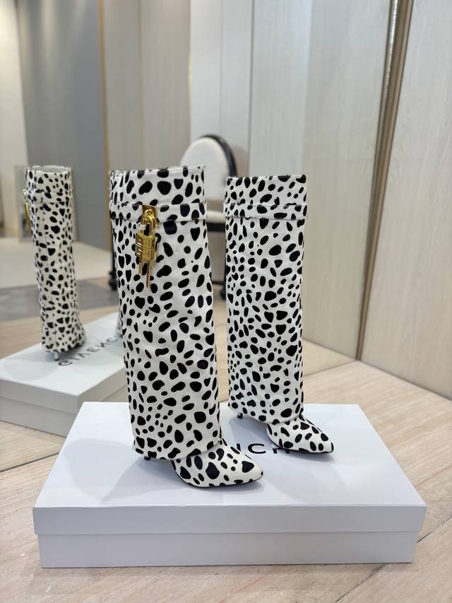 Factory Price: Authentic Custom-Made Givenchy High-Heeled Boots, the Highest Qua