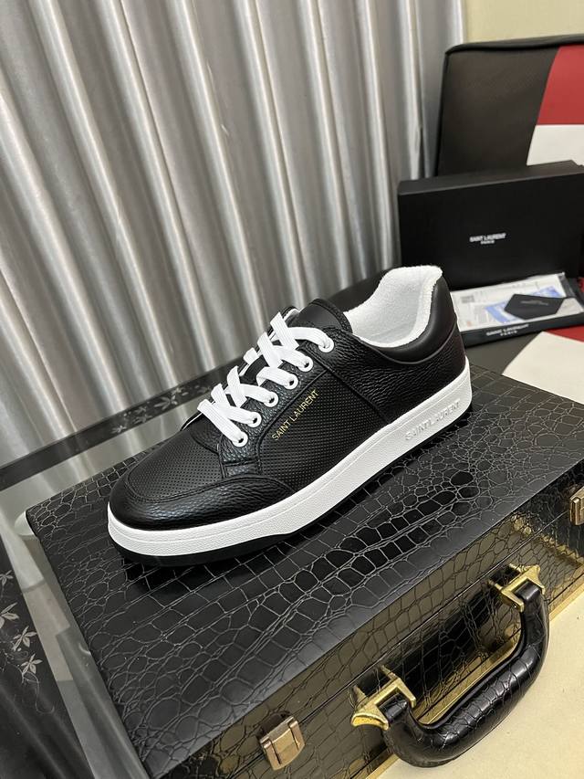 Factory Price (pp): Saint Laurent's latest casual white sneakers, highly recomm