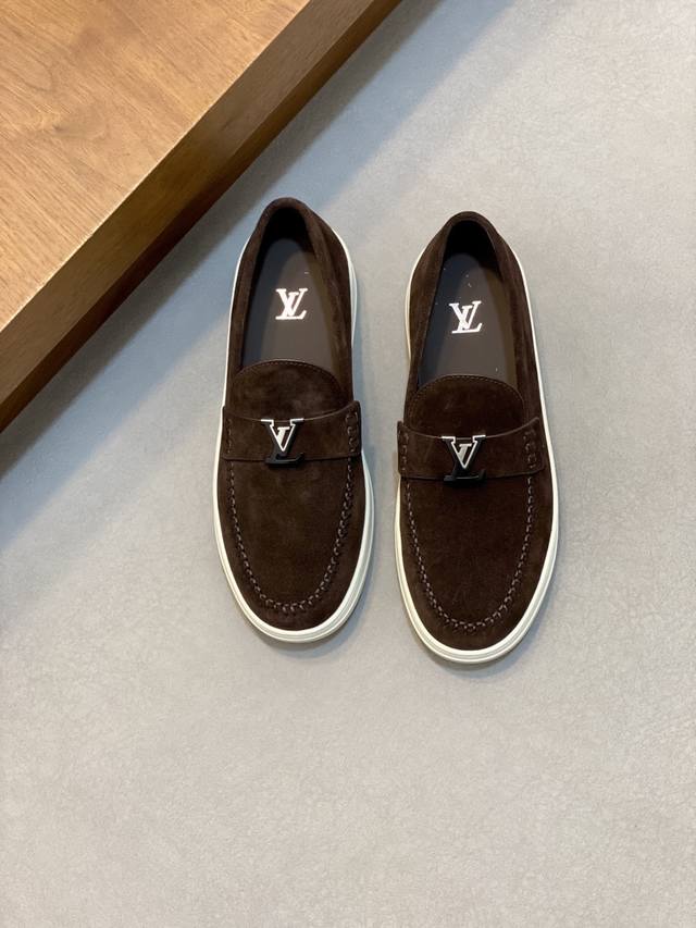 L New men's high-end casual sports shoes, made with imported top-grain cowhide f