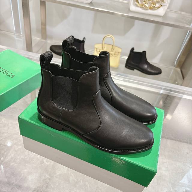 Bv Top-tier couple style. Sizes: Women's 35-39, Men's 39-44, Women's 40, Men's 3