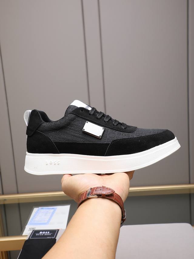 Boss's hottest style features a cowhide upper with embroidered waterproof fabric