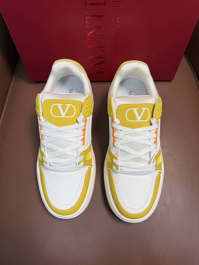 Valentin* Valentin Couple's Platform Sneakers, simple and stylish design for a f