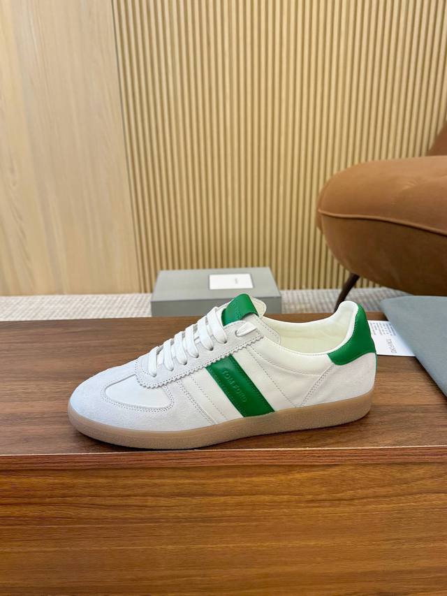 Factory direct price women's clothing, shoes, sportswear, original Tom Ford, Am