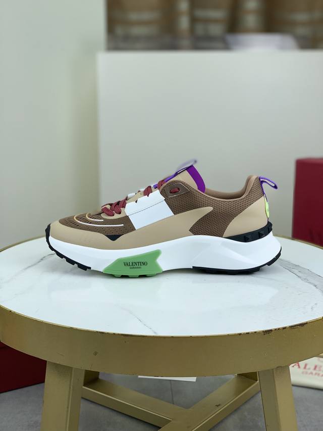 Factory price, latest Valentino casual, youthful, fashionable, trendy couple sne