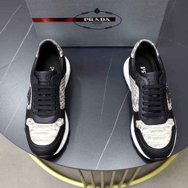 Factory Price: Leather Lining Brand: Prada Standard Size: Men's 38, 44, 45 (Cus