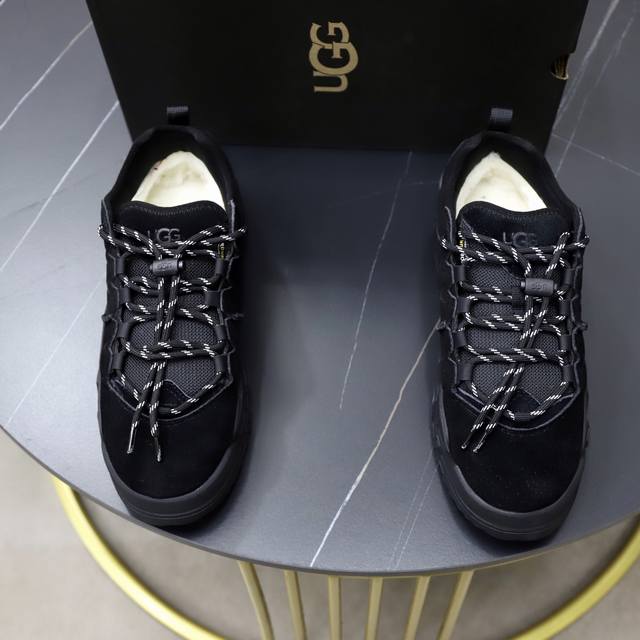 Factory Price: Couple Hiking Boots Ugg Short Snow Boots Autumn and Winter New S