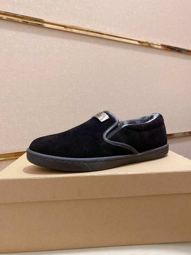 Factory direct price, latest Ugg style, 1:1 quality. Fabric: High-end European