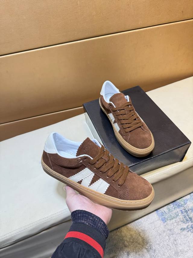 Moncler Top-Tier Reseller Men's 2025 HK Shoes, Released Simultaneously with Off